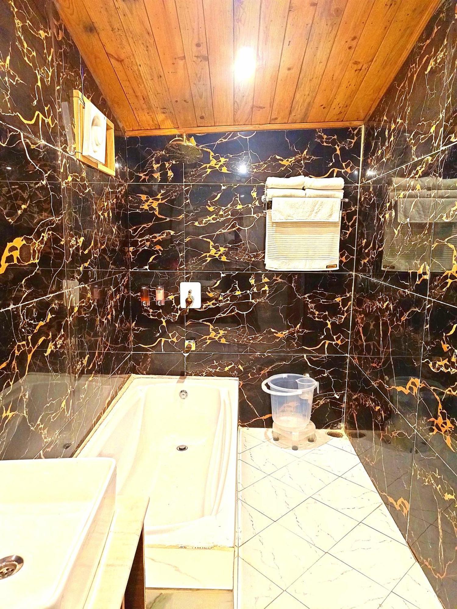 Aaroham Resort Shimla ! Luxury Cottage By Aamod Group Bilik gambar